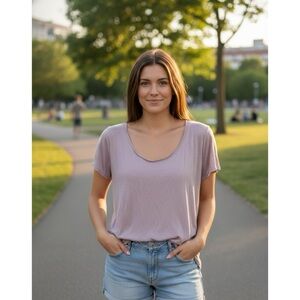 VS PINK Scoopneck Tee